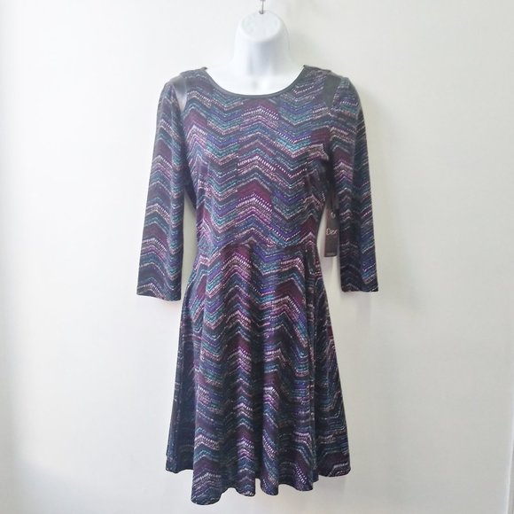 Dex Dress - Picture 1 of 2